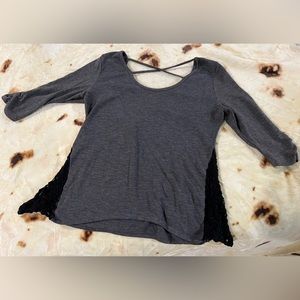 Gray A. Byer 3/4 sleeve shirt with black lace side panels - size Medium